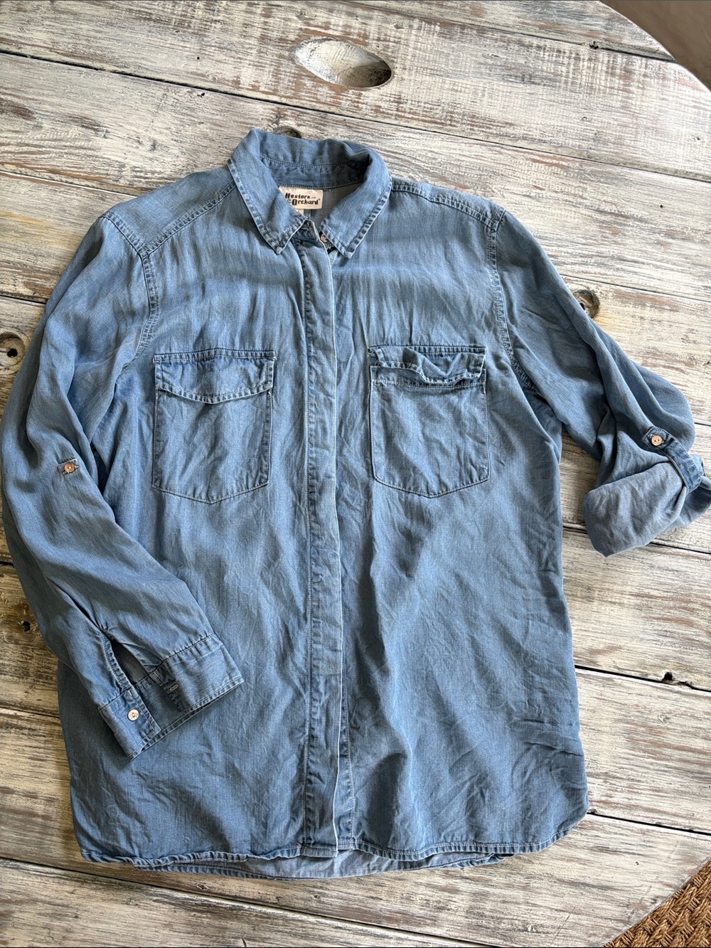 As new, 100% tencel lightweight shirt by Hester & Orchard, size L